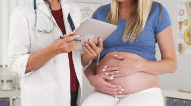 试管婴儿在面对卵巢早衰应该怎么办？